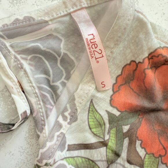 Rue 21 Y2K V-Neck Lightweight Short Sleeve Ruched Side Floral Tunic Top S - Picture 4 of 8